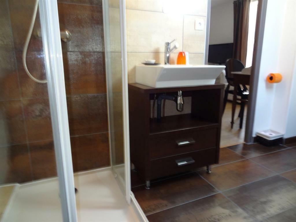 Hotel Le Pavillon De Nathalie Isles-sur-Suippe Habitación foto